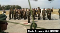 Pamje nga ceremonia e dorëzim-pranimit të komandës së forcave të NATO-s në Kosovë.