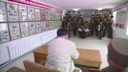 Північнокорейські жінки-військовослужбовці заспівали для Кім Чен Ина – відео