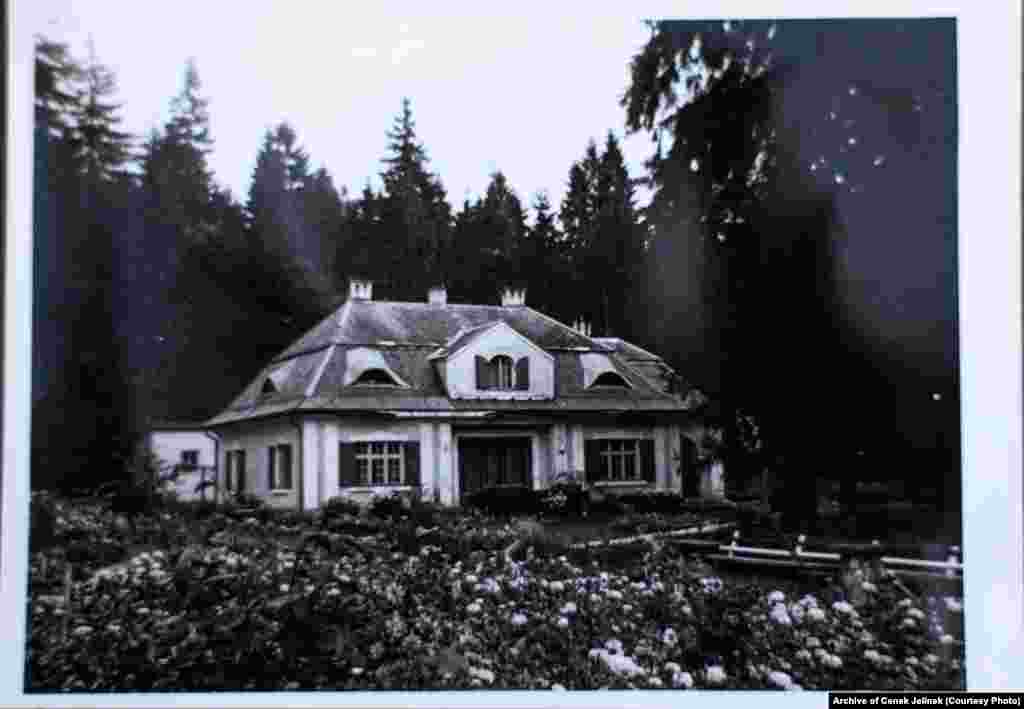 The hunting lodge in 1978-79