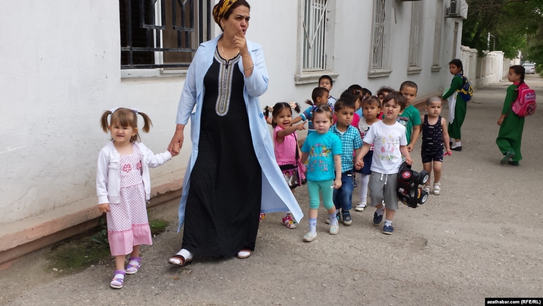 Turkmen authorities have ordered public-sector workers to enroll their children in state kindergartens that were left almost empty after a fee increase. (file photo)