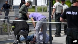 Момент ареста стрелявшего в премьер-министра Словакии. Гандлова, 15 мая 2024 года