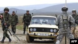 Азербайджанские и американские военные на учениях НАТО в окрестностях Баку (архив)