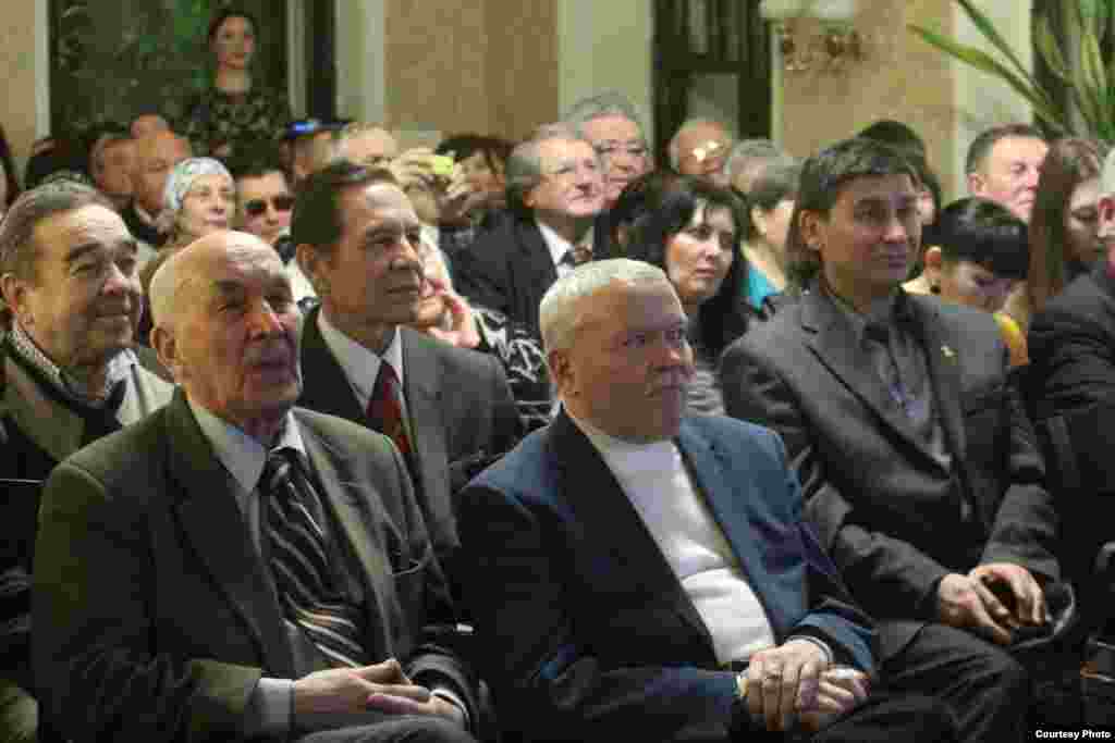 Шагыйрь Равил Фәйзуллин һәм язучы Марсель Галиев