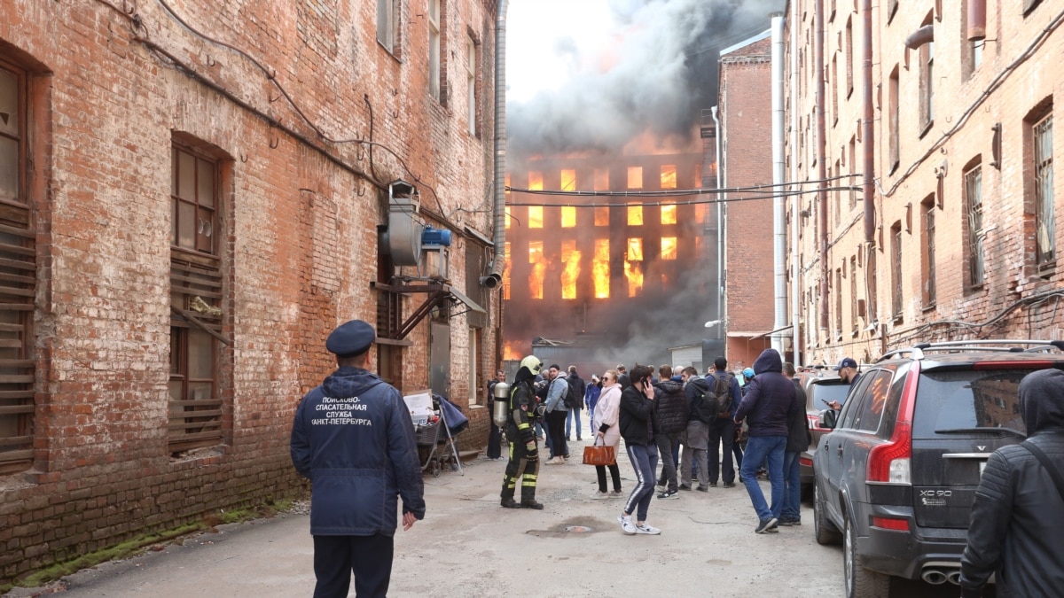 Где пожар в спб. Невская мануфактура пожар. Возгорание Даниловская мануфактура. Невская мануфактура Санкт-Петербург до пожара.