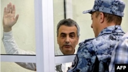 Лев Шлосберг, муовини раиси ҳизби "Яблоко" дар Русия. 17-уми августи 2026