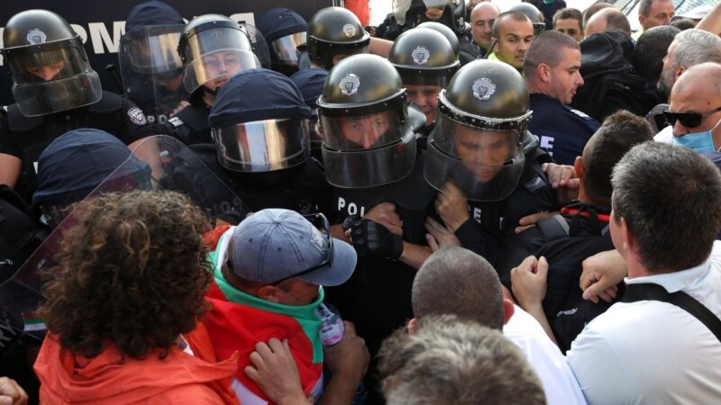 Ciocniri între poliție și protestatari în timpul unei demonstrații din capitala Bulgariei (VIDEO)