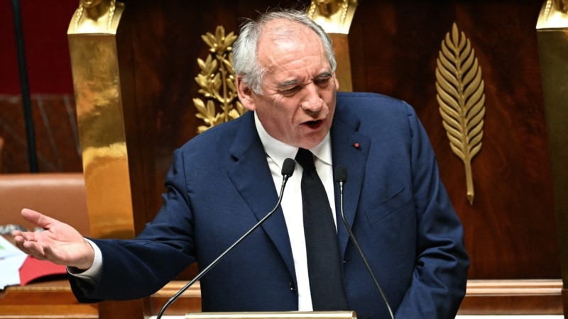 Franciji grozi padec vlade zaradi dolgov, raste zaskrbljenost