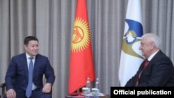 Талант Мамытов менен Михаил Мясниковичтин жолугушуусу. Москва, Орусия.