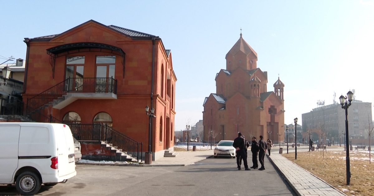Police Protect Pro-Pashinian Bishop Defying Armenian Church Head