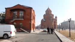 Մասիսի Սուրբ Թադեոս եկեղեցու տարածքը լի է ոստիկաններով. Գևորգ եպիսկոպոսը չի ընդունում պաշտոնանկությունը