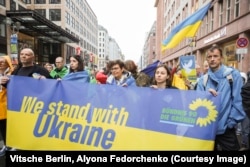 Акція «Час пакувати валізи» біля «Російського дому» в Берліні. Німеччина, 4 вересня 2026 року