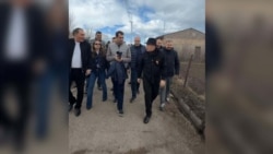 Փաշինյանի «ուրախ ավտոբուսը» Գեղարքունիքում․ ճանապարհներ, խոստումներ, գոհ ու դժգոհ բնակիչներ