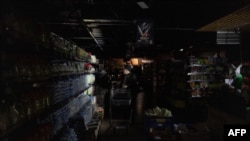 Магазин у Лозовій, Харківщина, під час відключення світла, жовтень 2025 року