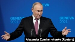 Прес-конференција на рускиот претседател Владимир Путин по средбата со неговиот американски колега Џо Бајден