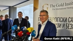 Majkl Flin se obraća novinarima uoči početka samita, Banja Luka, 28. maj 2026.