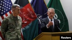 U.S. Defense Secretary James Mattis, right, and U.S. Army General John Nicholson, commander of U.S. Forces Afghanistan, at a news conference in April in Kabul.