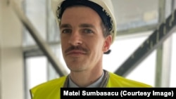 Inginerul constructor Matei Sumbasacu, specializat în structuri de rezistență, fondatorul Asociației Re:RISE (Reducerea Riscului Seismic) spune că doar un specialist poate aprecia în ce condiții poate fi dărâmat elementul unei construcții.