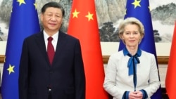 Chinese President Xi Jinping and European Commission President Ursula von der Leyen in Beijing, December 2023.