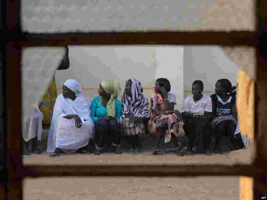 Sudanezët jugorë votojnë për pavarësi nga veriu. Foto AFP.  