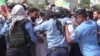 سرکاري مامورینو په اسلام اباد کې مظاهره وکړه