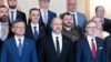 Представники урядів України і Чехії позують для спільного фото під час зустрічі глав урядів і міністрів у Празі, Чехія, 16 липня 2024 року