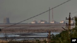 Nuklearna elektrana u Zaporožju pored isušene reke Dnjepar zbog probijanja brane Kahovka nizvodno, 24. jul 2023.