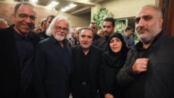 مصطفی تاجزاده (وسط)