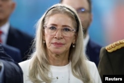 Силия Флорес придружава Мадуро по време на посещение във Върховния съд в Каракас, 2024 г.