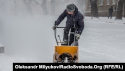 Напередодні заняття у школах і садках через сильні снігопади скасували в Одесі