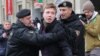Բելառուս - Ոստիկանները ձերբակալում են ընդդիմության ցույցը լուսաբանող Ռոման Պրոտասևիչին, մարտ, 2017թ.