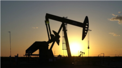 Нефть дорожает на фоне войны на Ближнем Востоке. Что будет с тенге?