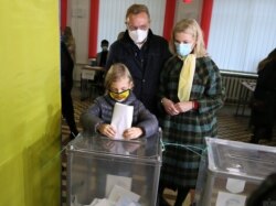 Родина Садових голосує у Львові