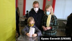Місцеві вибори в Україні відбулися 25 жовтня. Наразі в більшості територіальних одиниць триває підрахунок голосів