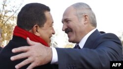 Chavez în vizită la Minsk în 2010