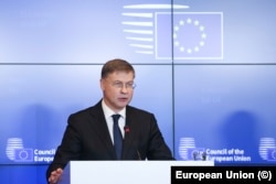 Єврокомісар з економіки Валдіс Домбровскіс після засідання міністрів фінансів ЄС. Люксембург, 9 жовтня 2026 року
