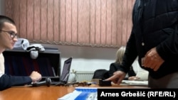 Uzimanje biometrijskih podataka tokom lokalnih izbora u BiH, Doboj, 6. 10. 2024.