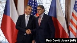 Czech Prime Minister Andrej Babis (left) meets with U. S. Energy Secretary Rick Perry in Prague on November 14.