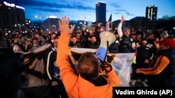 Новий локдаун через COVID-19 викликав протести по всій Румунії (фотогалерея)