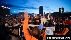 Violențe la protestul coronascepticilor din România