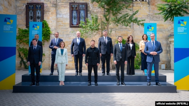 Fotografie de grup a liderilor din țările sud-est europene, în urma summit-ului cu Ucraina, din 11 iunie 2025, la Odesa, publicată de președintele Volodimir Zelenski