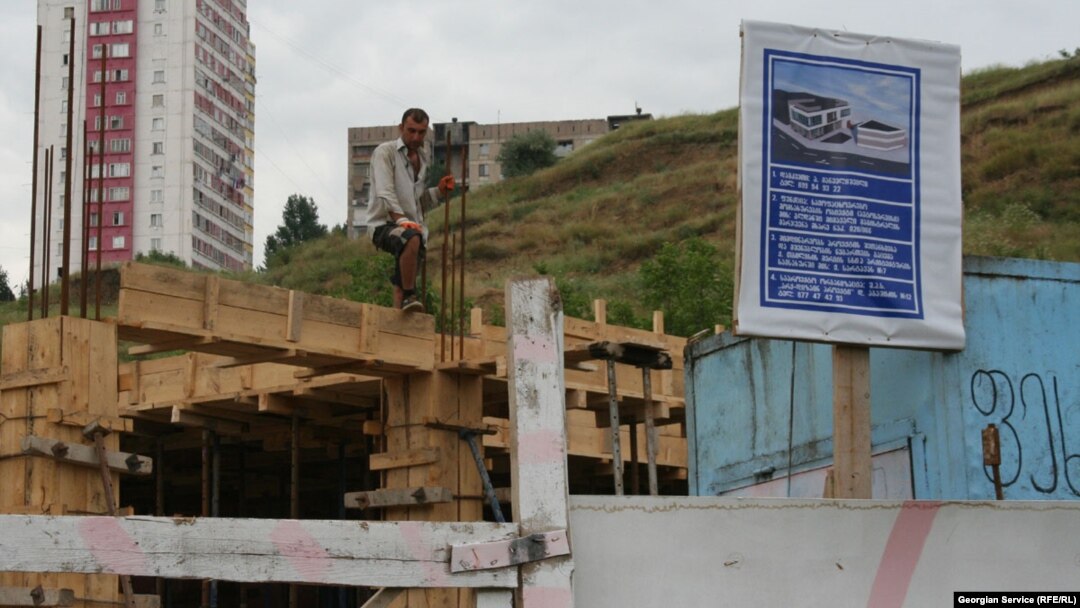 Ситуацию с безопасностью на производстве в Грузии иначе как катастрофической не назовешь: она сложилась после упразднения Трудовой инспекции в 2006 году. Официальной статистики пострадавших на производстве до сих пор не ведется