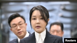 Түштүк Кореянын мурдагы биринчи айымы Ким Гон Хи.