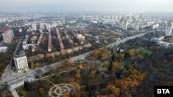 Изглед над Западния парк в София.