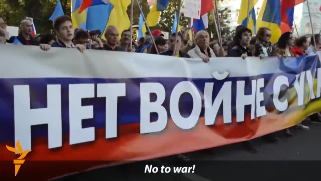 Thousands March Against War In Moscow, St. Petersburg