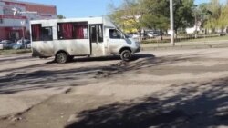 В центре Керчи разбиты дороги (видео)