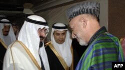افغان ولسمشر حامد کرزي په وار وار له سعودي چارواکو غوښتي چې په افغانستان کې دې د سولې په خبرو کې مرسته وکړي.