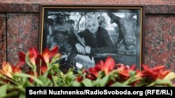 На Вадима Комарова напали 4 травня 2019 року. Він провів в комі 46 днів і помер, не приходячи до тями