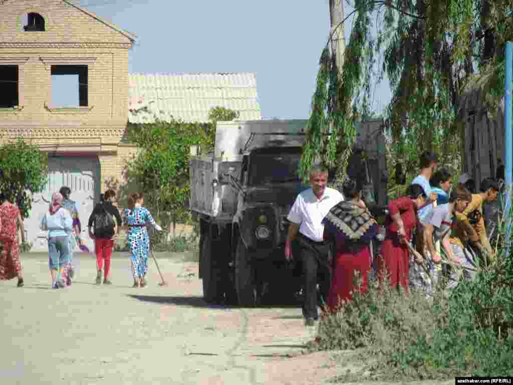 T&uuml;rkmenabatda &yacute;owar