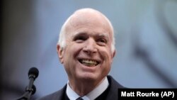 Senator John McCain, 16. oktobar 2017.