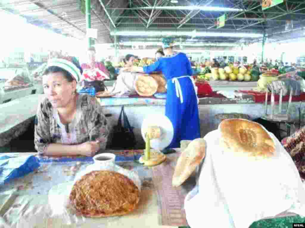 Aşgabadyň "Älemgoşar" bazary